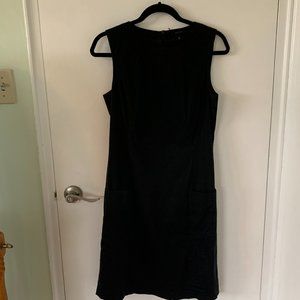 Black sleeveless fitted dress by Elie Tahari